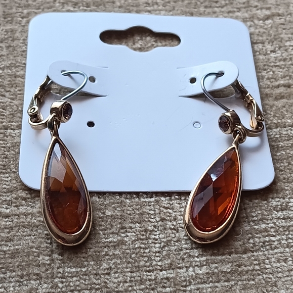 Vintage Gold Tone Tear Drop Dangle Earrings - Picture 6 of 8